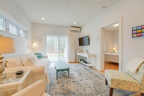 Near Portland trails: Walkable Apartment w/ Deck