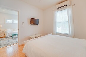 Near Portland trails: Walkable Apartment w/ Deck