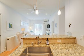 Near Portland trails: Walkable Apartment w/ Deck