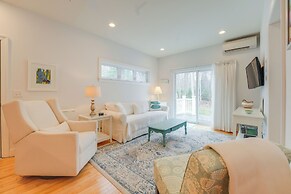 Near Portland trails: Walkable Apartment w/ Deck