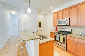 Near Portland trails: Walkable Apartment w/ Deck