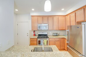 Near Portland trails: Walkable Apartment w/ Deck