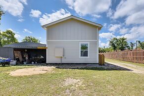 13 Mi to St Andrews State Park: Cabin w/ Patio!