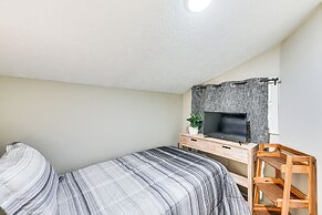 13 Mi to St Andrews State Park: Cabin w/ Patio!