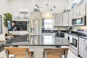 13 Mi to St Andrews State Park: Cabin w/ Patio!