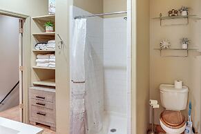 Walk to Hot Springs: Updated Retreat in Dtwn Ouray