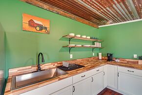 Near Vineyards: Country Condo in New Haven