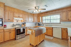 Lakefront Gem w/ Boat Dock & Fishing Pier in Many