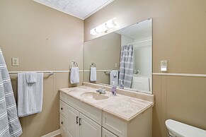 Lakefront Gem w/ Boat Dock & Fishing Pier in Many