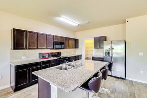 < 20 Mi to Dtwn Austin: Home in Quiet Neighborhood