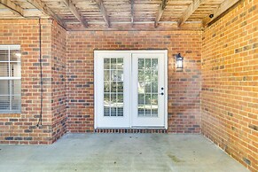 2 Mi to Fort Stewart: Modern Hinesville Haven