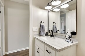 2 Mi to Fort Stewart: Modern Hinesville Haven