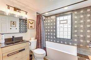 Apt w/ Deck: 3 Mi to Downtown Youngstown!