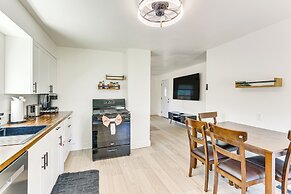 Apt w/ Deck: 3 Mi to Downtown Youngstown!