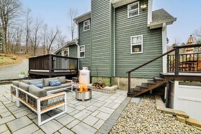 Hot Tub & Watercrafts: Lakefront Catskills Getaway