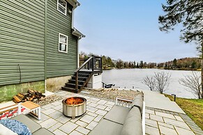 Hot Tub & Watercrafts: Lakefront Catskills Getaway