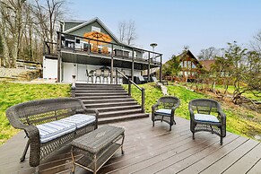 Hot Tub & Watercrafts: Lakefront Catskills Getaway