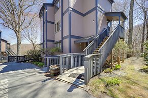 Walk to Ski Slopes: Sugar Mountain Unit w/ Balcony