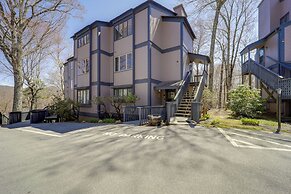 Walk to Ski Slopes: Sugar Mountain Unit w/ Balcony