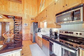 Walk to Ski Slopes: Sugar Mountain Unit w/ Balcony