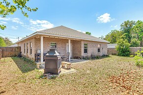 Military-friendly Home Near Navarre Beach & Base!