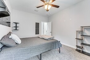 Military-friendly Home Near Navarre Beach & Base!