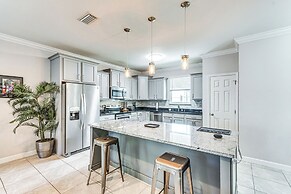 Military-friendly Home Near Navarre Beach & Base!