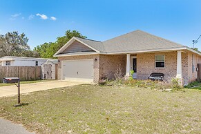 Military-friendly Home Near Navarre Beach & Base!