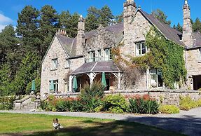 Cambus o'May Hotel