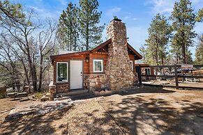 StoneHauz Cabin built in 1926