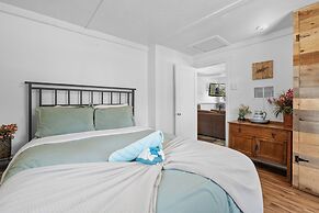 StoneHauz Cabin built in 1926