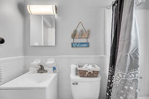 Cozy Retreat Mins To Beaches & Dining 2 Bedroom Duplex