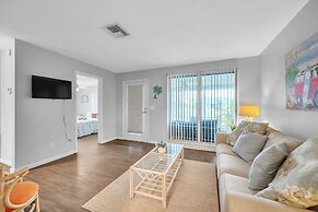 Cozy Retreat Mins To Beaches & Dining 2 Bedroom Duplex