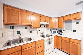 Cozy Retreat Mins To Beaches & Dining 2 Bedroom Duplex