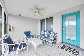 Cozy Retreat Mins To Beaches & Dining 2 Bedroom Duplex