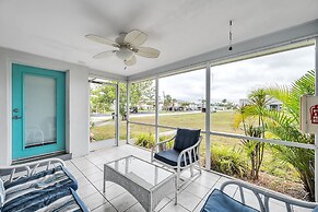 Cozy Retreat Mins To Beaches & Dining 2 Bedroom Duplex