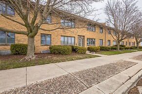 Harbor Hideaway - Walk To Beach, Dining & Downtown 2 Bedroom Condo