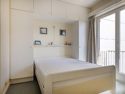 Pleasant Flat on Seafront With Terrace