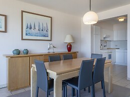 Pleasant Flat on Seafront With Terrace