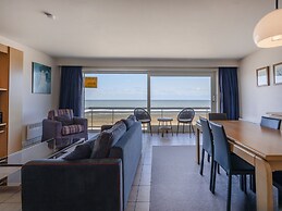 Pleasant Flat on Seafront With Terrace