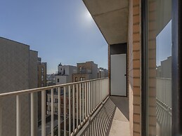 Pleasant Flat on Seafront With Terrace