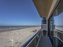 Pleasant Flat on Seafront With Terrace
