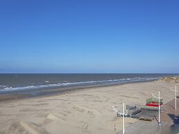 Pleasant Flat on Seafront With Terrace