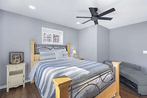 Lakation at the Waters Edge