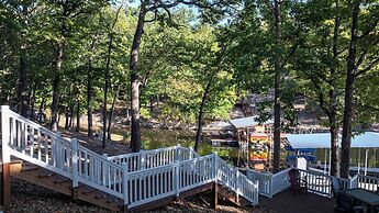 Lakation at the Waters Edge