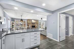 Lakation at the Waters Edge