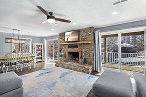 Lakation at the Waters Edge