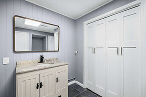 Lakation at the Waters Edge