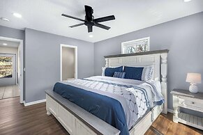 Lakation at the Waters Edge