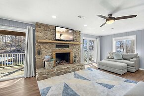 Lakation at the Waters Edge